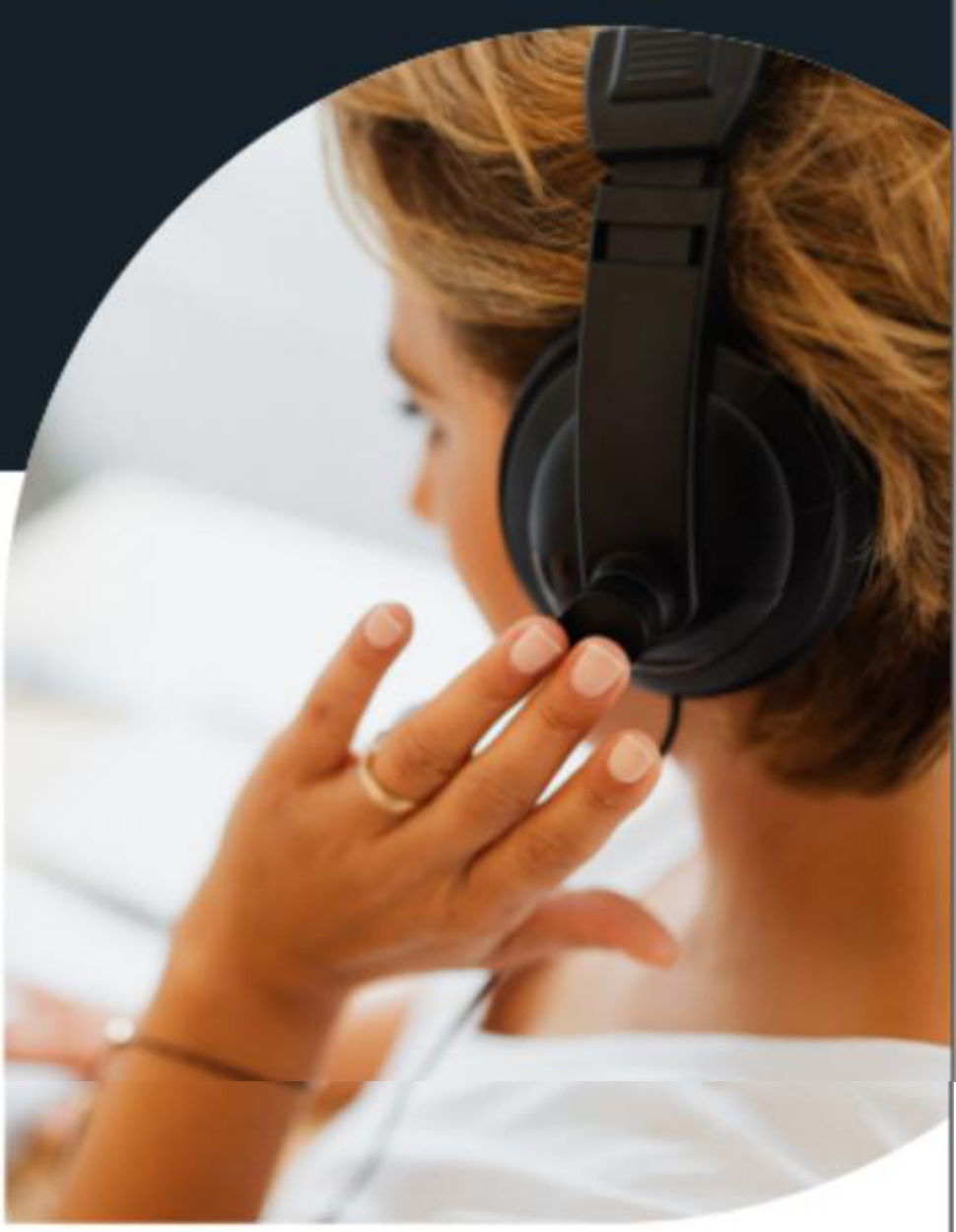 Customer service advisor wearing a headset