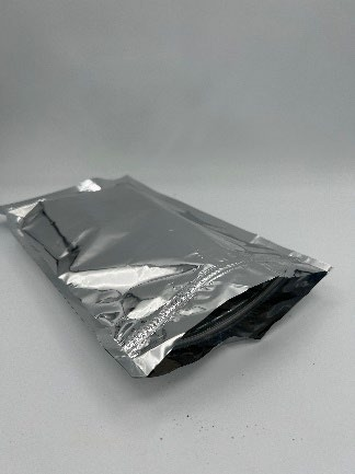 Metalized, heat-sealed pouch