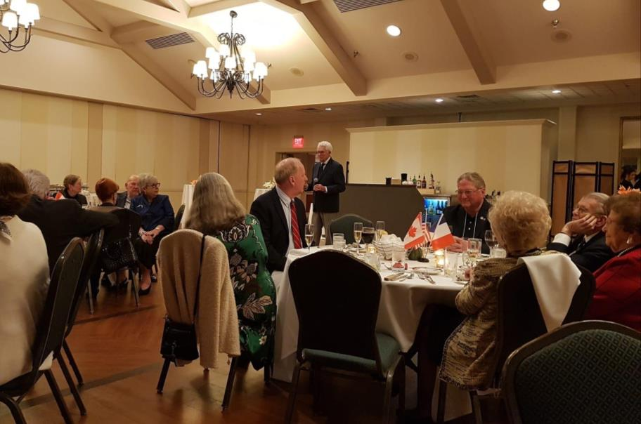 Overview of guests dining in the hall at Moraine Country Club